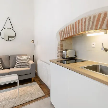 Apartment L'horloge By Cocoonr